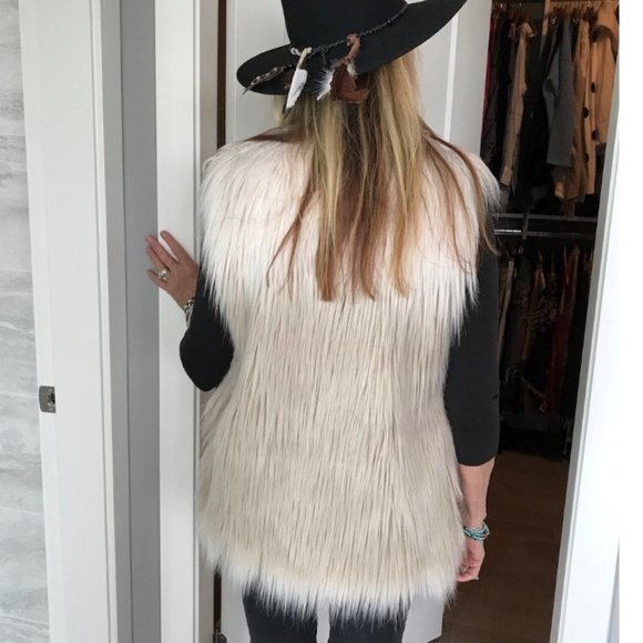 Source Unknown Cream Faux Fur Vest - Picture 2 of 13